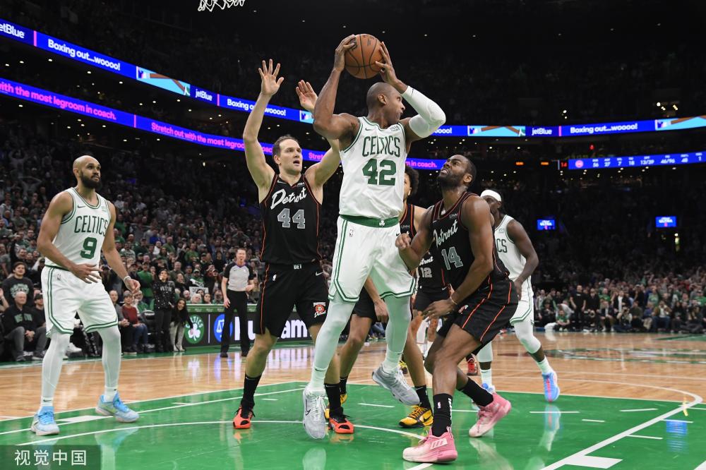 在社交媒体 在社交媒体