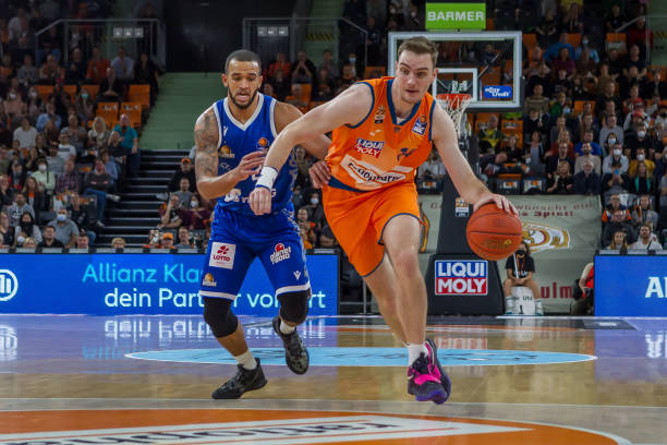 如风驰电掣 如风驰电掣